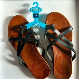 Mad Love Black Slides 9